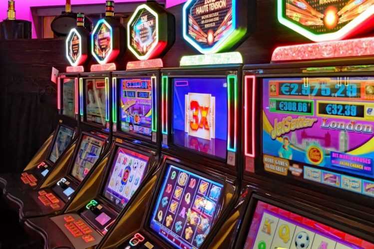 Play online slot machine games for free