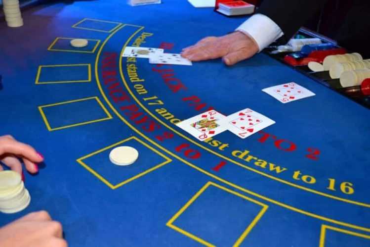 Blackjack regeln dealer locator