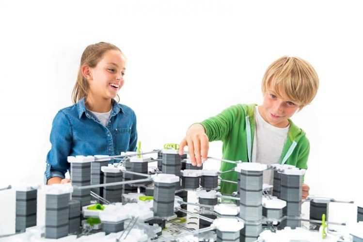 GraviTrax is a marble run that not only children like! Photo: Ravensburger