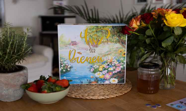 Dance of the Bees Sustainability Bees Nectar Honey Board Game Crowdfunding
